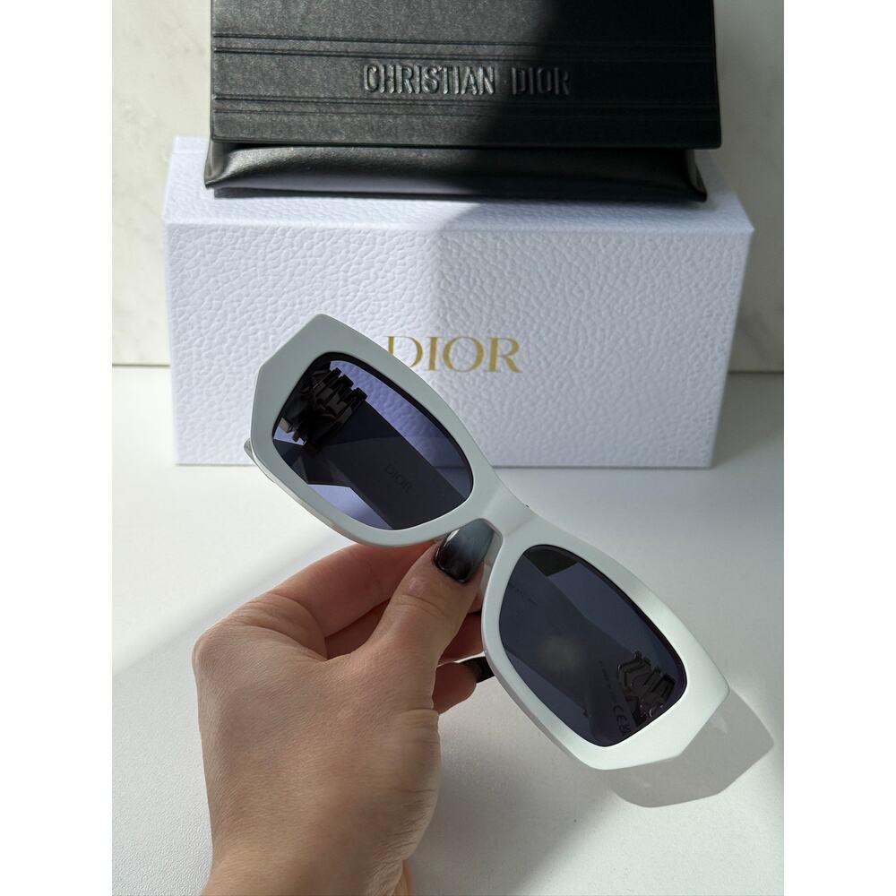 NEW Dior MissDior S1I Cat Eye Sunglasses in White - Picture 8 of 9